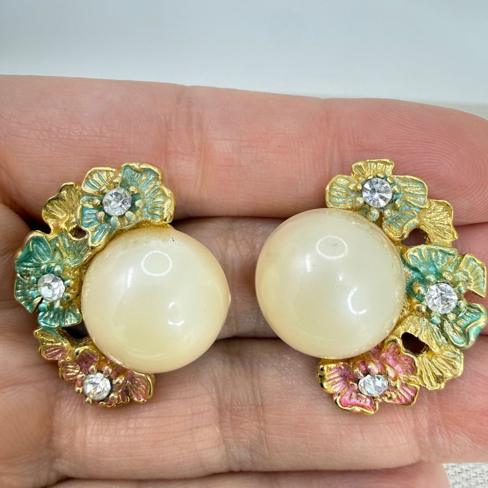 Two Sisters Pearl Flower Earrings Gold Tone Rhinestone Enamel Chunky Vintage 80s